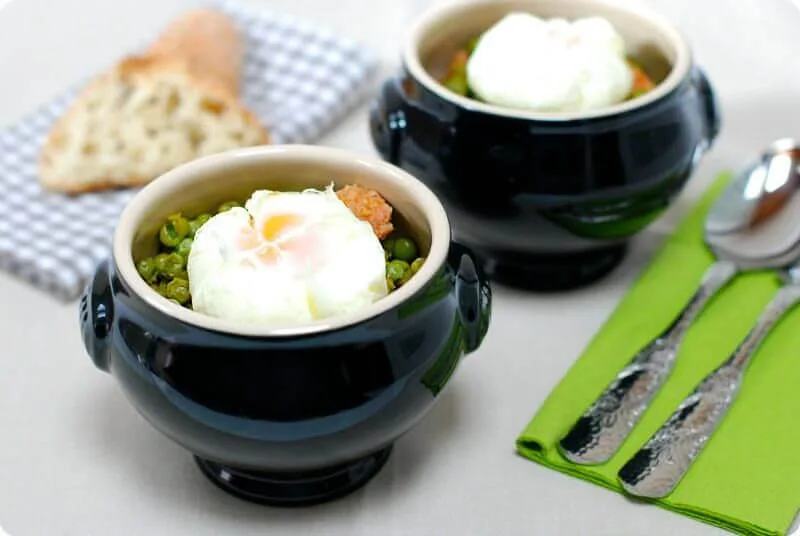 guisantes con huevos