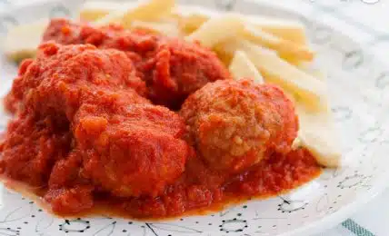 albondigas con tomate e1684523353169