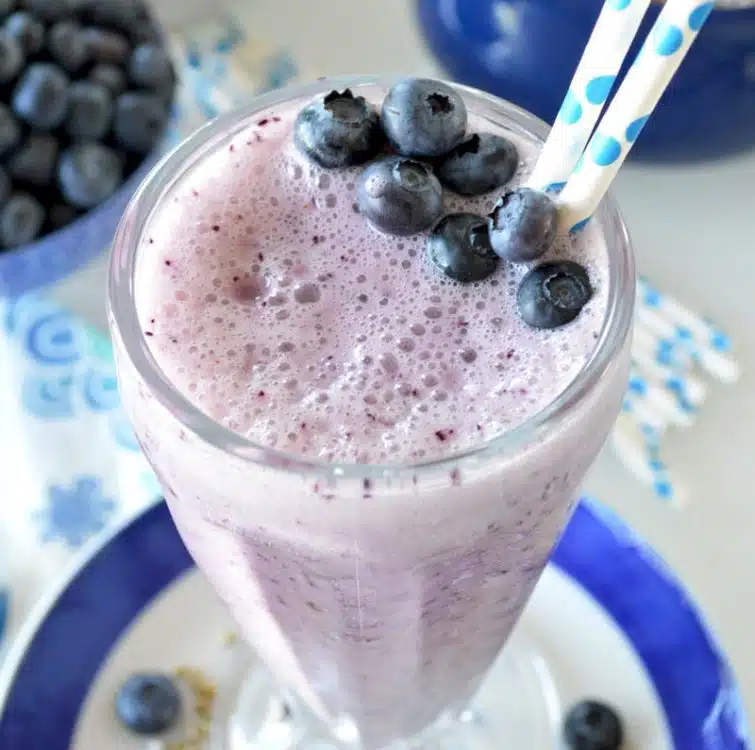 batido de uva platano y manzana con un sorprendente toque de helado de vainilla