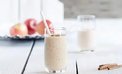 batido helado rapido de manzana y melocoton con leche y yogur