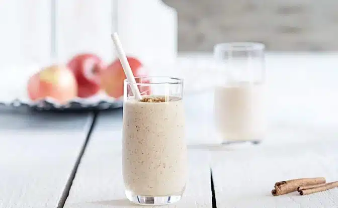batido helado rapido de manzana y melocoton con leche y yogur