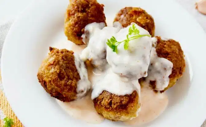 ALBONDIGAS con SALSA de QUESO PARMESANO 1
