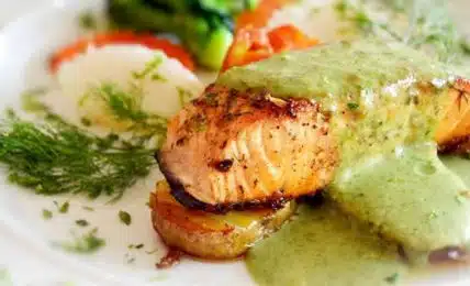 SALMON EN SALSA DE BROCOLI
