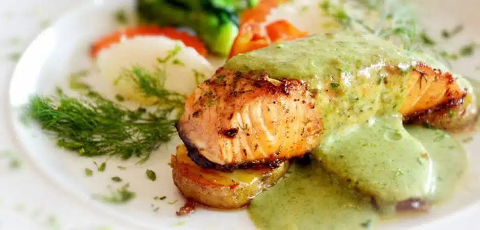 SALMON EN SALSA DE BROCOLI