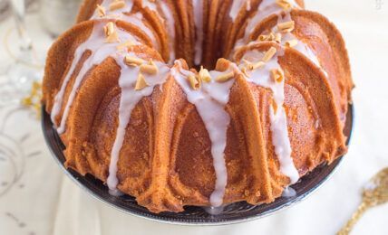 BUNDT CAKE de TURRON y GLASEADO de LICOR de AVELLANAS