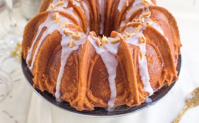 BUNDT CAKE de TURRON y GLASEADO de LICOR de AVELLANAS