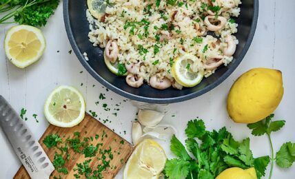 CALAMARES en SALSA de LIMON con guarnición de ARROZ