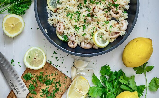 CALAMARES en SALSA de LIMON con guarnición de ARROZ