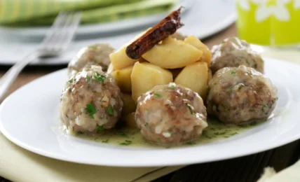 albondigas rellenas de ciruelas pasas 1