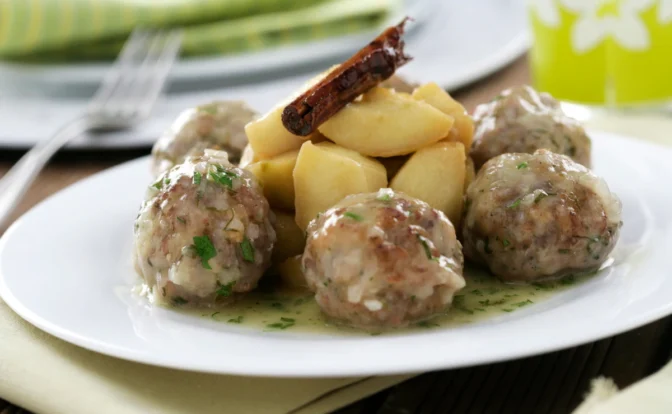 albondigas rellenas de ciruelas pasas 1
