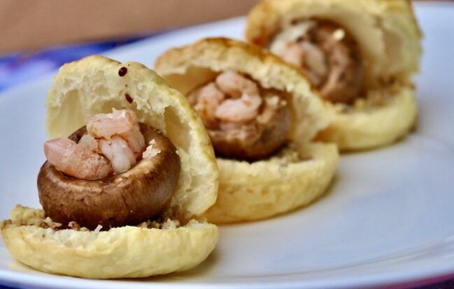 HOJALDRE de CHAMPIÑONES con GAMBAS