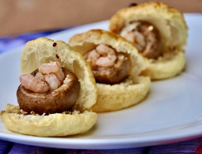 HOJALDRE de CHAMPIÑONES con GAMBAS