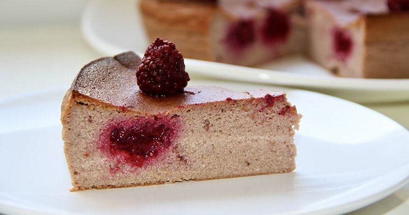 TARTA de REQUESON, YOGUR y MORAS